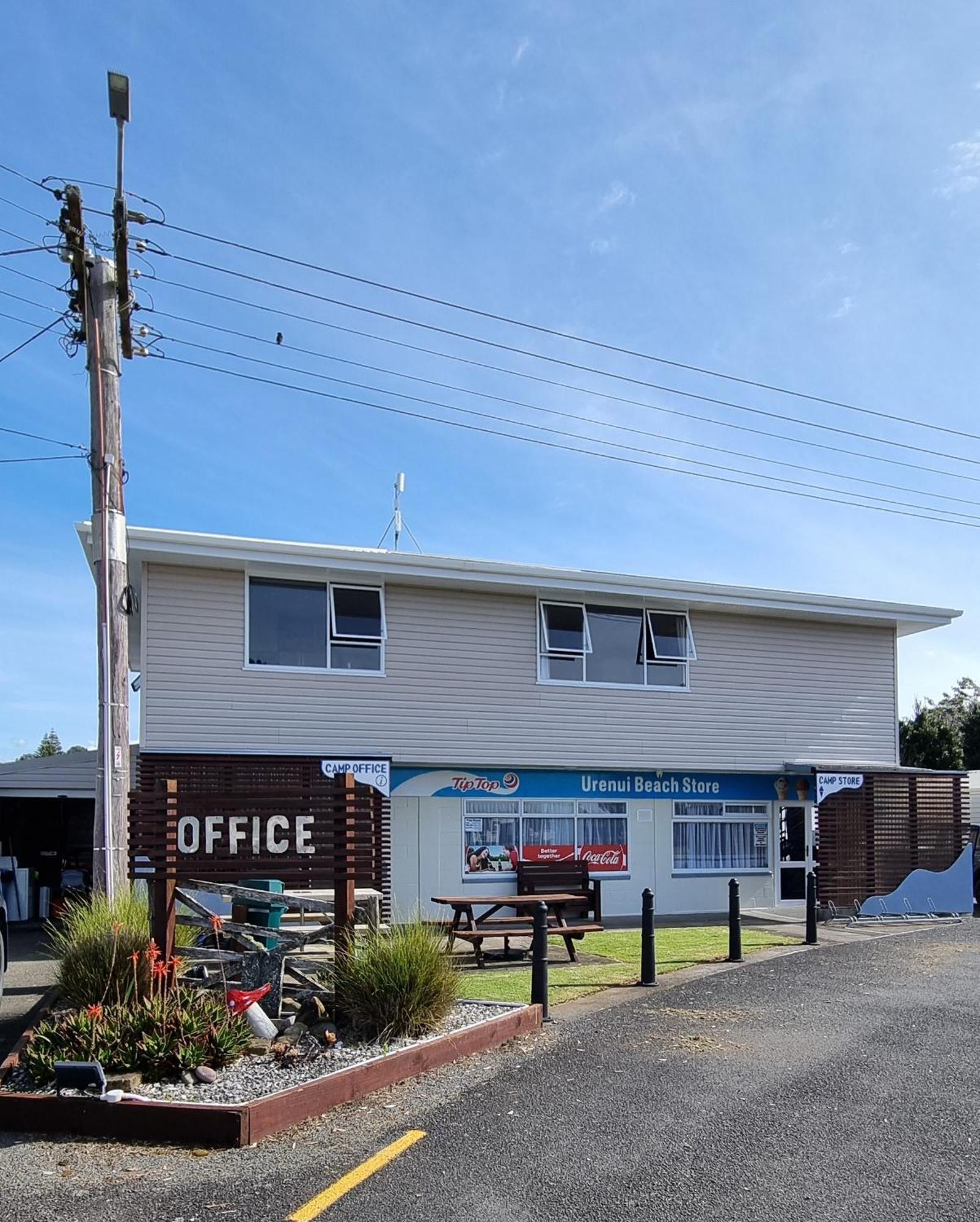 Urenui Beach Camp Экстерьер фото
