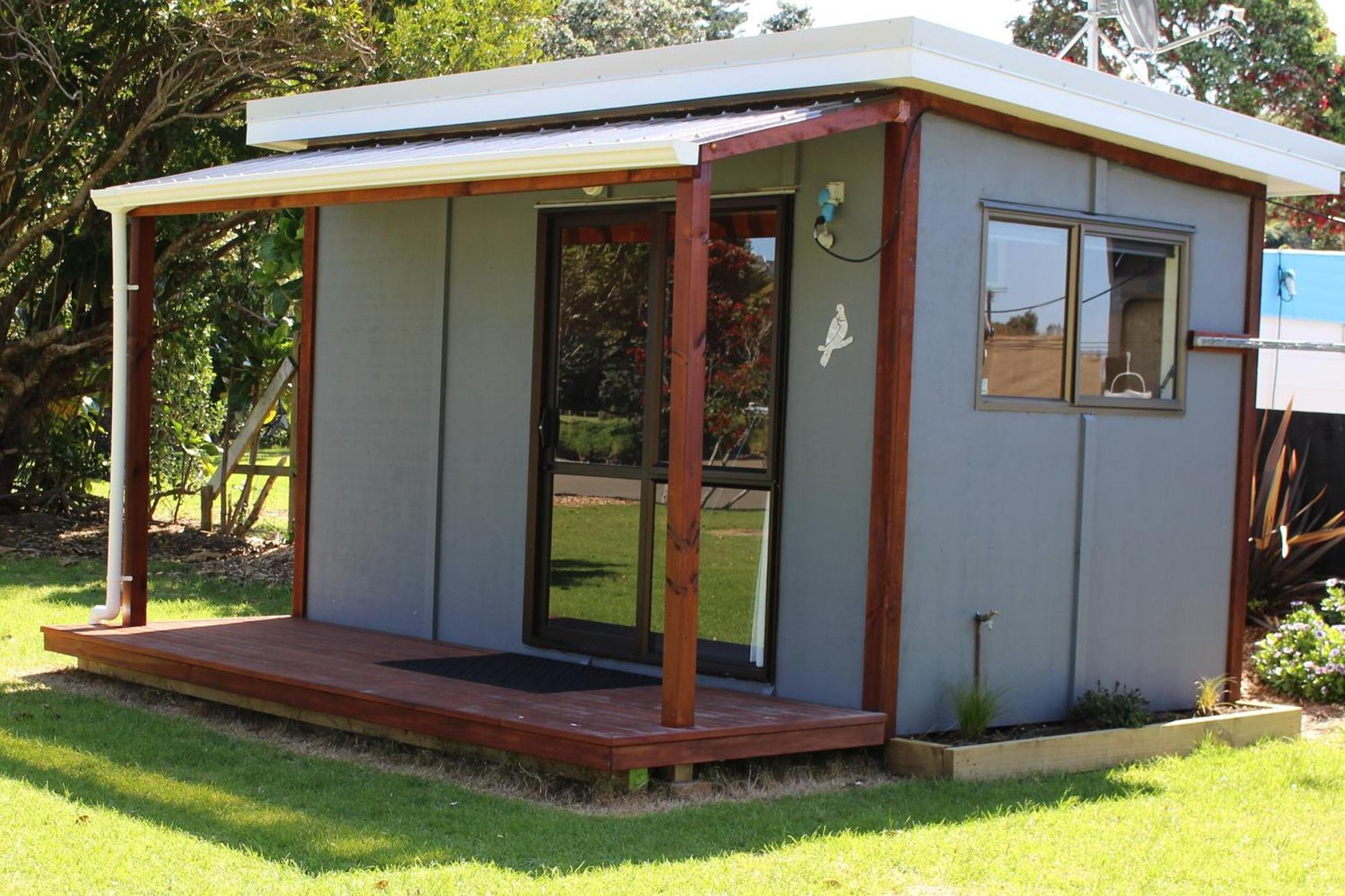 Urenui Beach Camp Экстерьер фото
