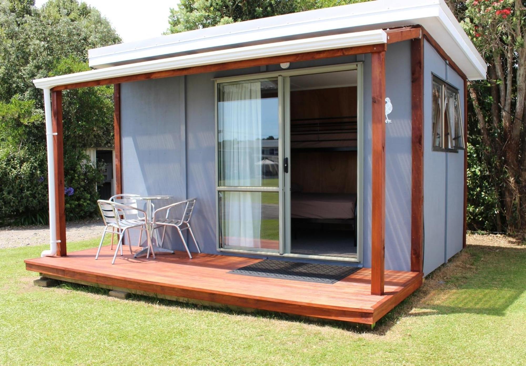 Urenui Beach Camp Экстерьер фото