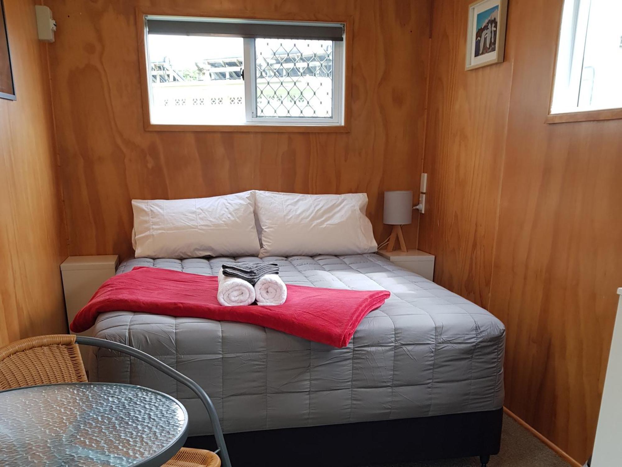 Urenui Beach Camp Экстерьер фото